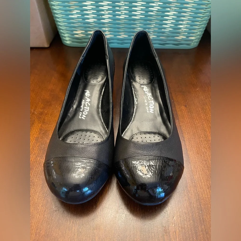 Kenneth Cole Reaction Women's Black Heels - Picture 2 of 7